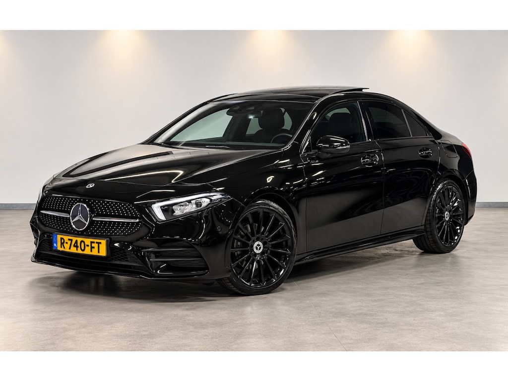 Mercedes-Benz A-klasse 200 Launch Edition AMG Premium Plus | PANO | SFEERLICHT | NIGHT PAKKET | CAMERA!