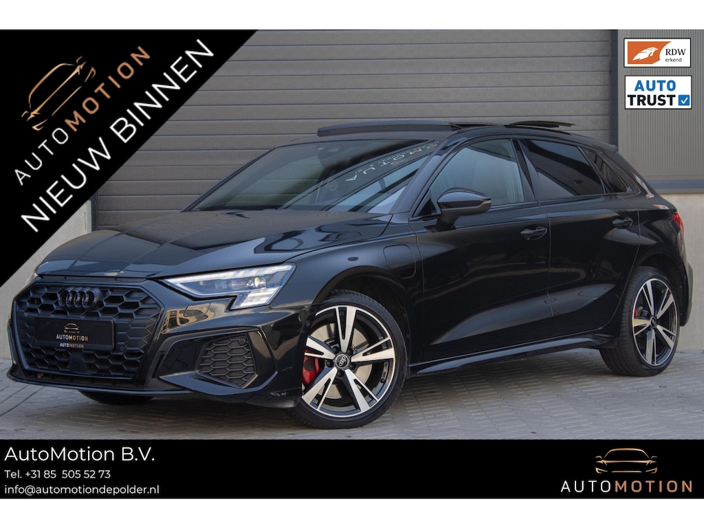 Audi A3 Sportback 45TFSIe S-line Competition PANO MATRIX CAMERA SFEER STOELVERWERWARMING