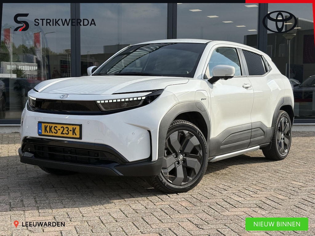 Toyota Urban Cruiser Executive 61 kWh - Trekhaak-  - All season banden -