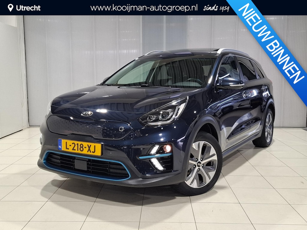 Kia Niro EV e-Niro ExecutiveLine 64 kWh SOH 100%, Stoel en stuur verwarming, Schuif kantel dak, Apple Carplay/Android Auto, Navigatie, Camera.