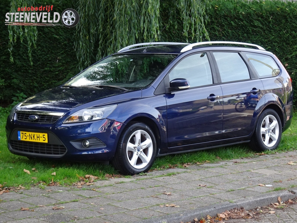 Ford Focus Wagon 1.6 Comfort met Airco en Trekhaak Distributie vervangen