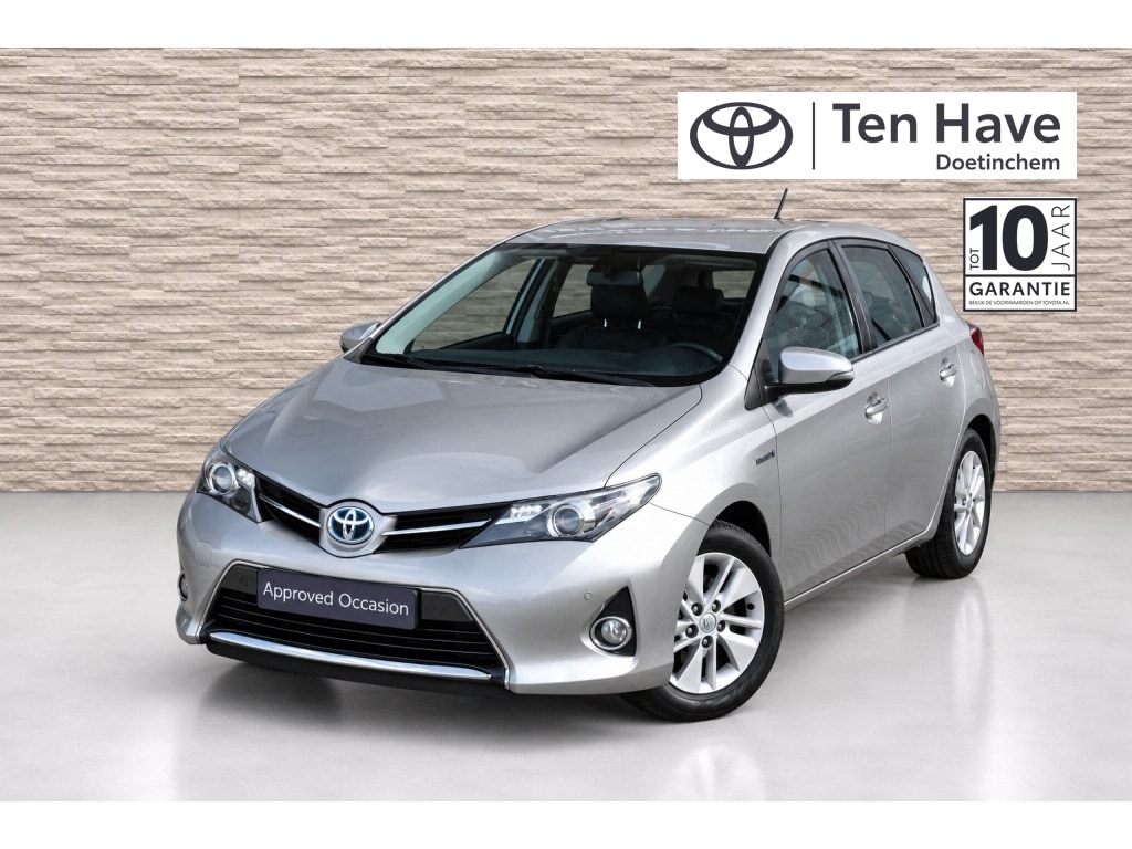 Toyota Auris TOYOTA AURIS 1.8 Hybrid Aspiration Automaat | parkeerhulpcamera achter | elektrische ramen voor | 16” stalen velgen met wieldoppen en 205/55R16 banden (niet op 1.4 D-4D-F) | Climate control | lederen