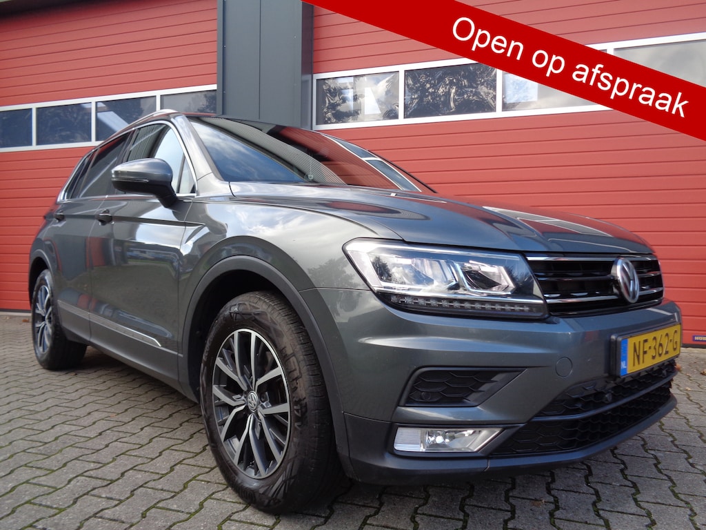 Volkswagen Tiguan 1.4 TSI Connected Series 126PK Clima Cruise LMV Navi Trekhaak NL-Auto