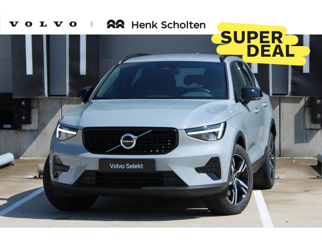 Volvo XC40 B4 Plus Dark | Trekhaak | Verwarmbare voorstoelen en stuurwiel | Premium audio by Harman Kardon | Adaptieve cruise control | Verwarmbare voorruit | Keyless | Elektrische achterklep | Apple carplay/Android auto