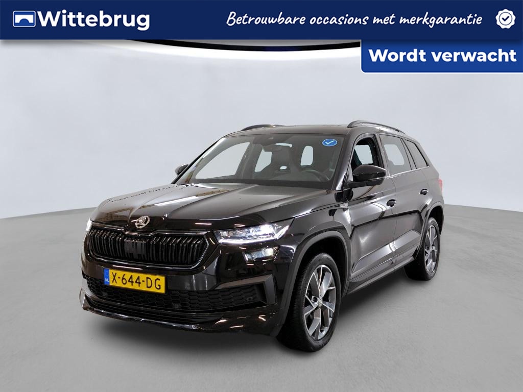 Skoda Kodiaq 1.5 TSI 150pk Sportline Tour Edition DSG Automaat / Panorama schuifk dak / LM 19 inch / Navigatie / Camera / Parkeersensoren / Keyless