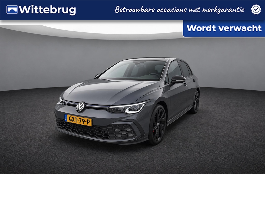 Volkswagen Golf 1.4 eHybrid GTE / Panoramadak / Stuur + Stoelverwarming / Keyless Advanced / Achteruitrijcamera / App-Connect