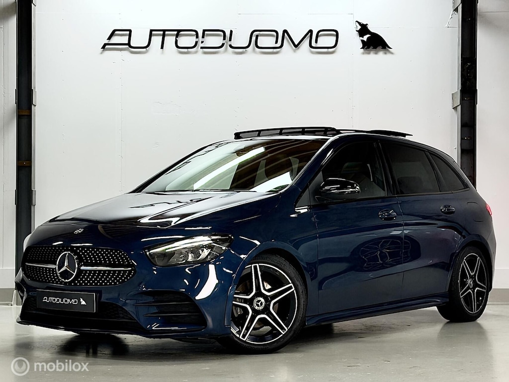 Mercedes-Benz B-klasse 180 Business Solution AMG | Pano | Camera | Stoelverwarming | NAP | Elektrische achterklep | Widescreen | Spoor- & Remassistent | DYNAMIC