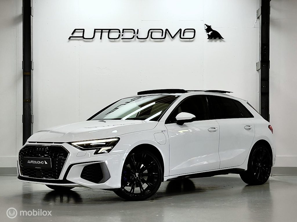Audi A3 Sportback 40 TFSI e S-Line | Pano | ACC | 19" | Black Optic | Cam | Memory | Virtual | Stoelverwarming | Full LED | 204PK