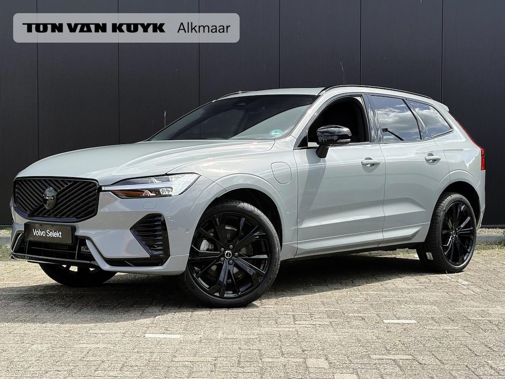 Volvo XC60 2.0 T6 Plug-in hybrid AWD Ultra Black Edition / Luchtvering/ Head up display/ 360 camera /Panorama dak / Trekhaak/ Harman & Kardon / Stoelverwarming /