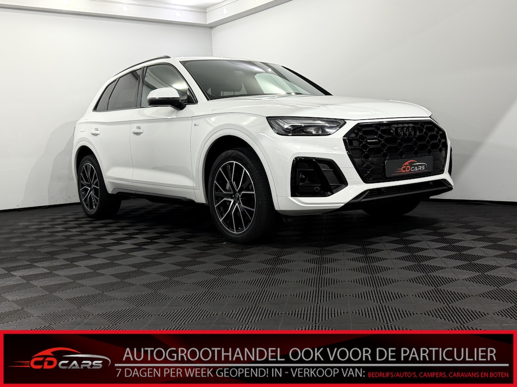 Audi Q5 55 TFSI e quattro Competition S-line Half leder, Navi, Parkeersensoren, Stoelverwarming, Virtual desk, Elektrische achterklep, Massage stoelen, Cruise control