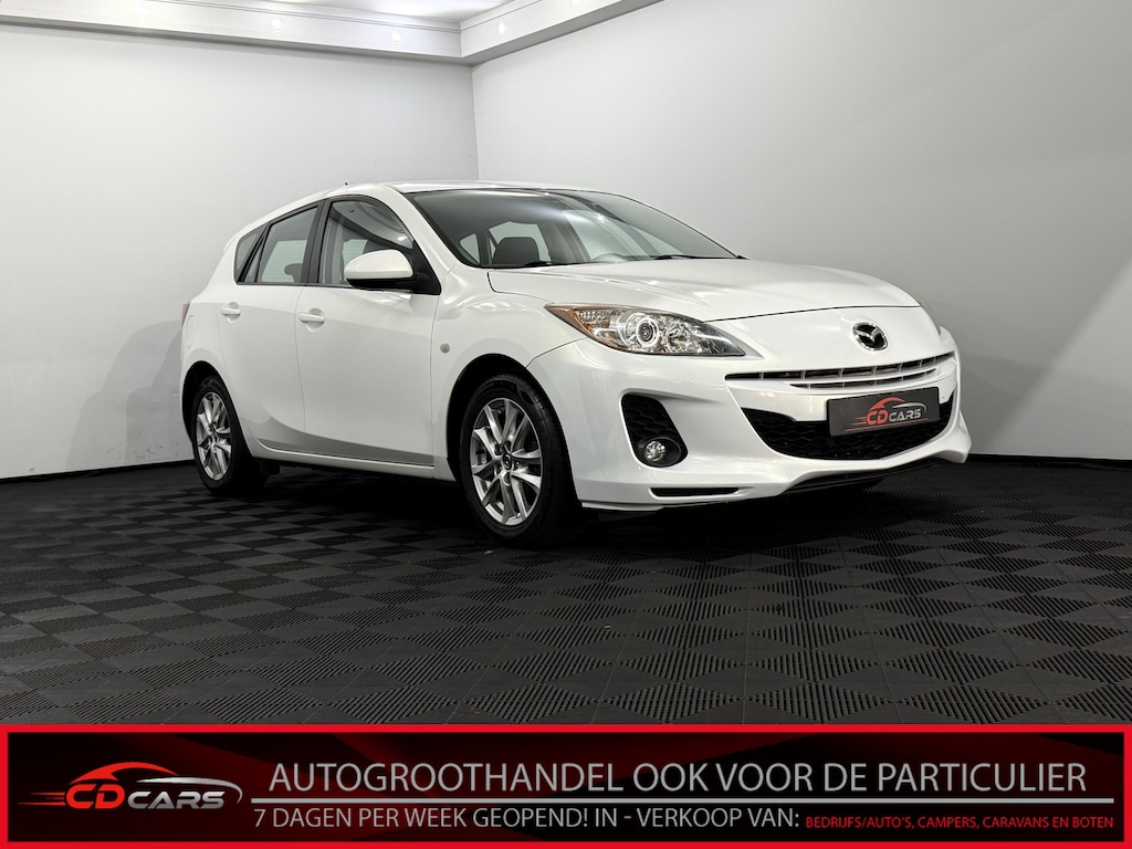 Mazda 3 1.6 Business Clima, Parkeersensoren, Lichtmetalen velgen, Cruise control, Stoelverwarming, Mistlamp, Radio