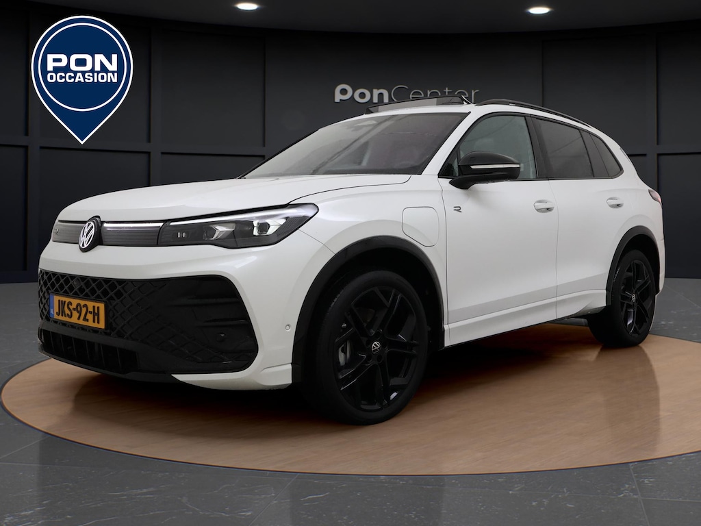 Volkswagen Tiguan R-Line 1.5 eHybrid 272 PK | Pano Dak | Black Style | 360 Camera | Head-up Display | Harman Kardon | Side Assist | ACC | Elek. Achterklep | Elek. Stoelen | Leder | Stuur-/Stoelverwarming V+A | 20'' |