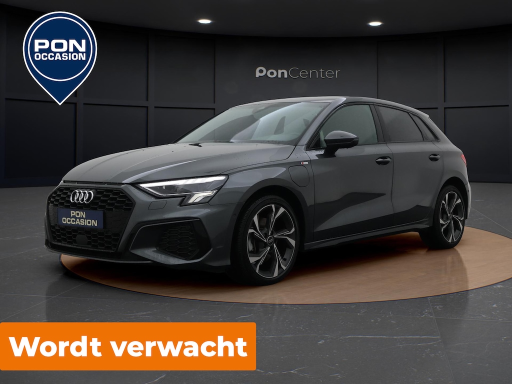 Audi A3 Sportback 40 TFSIe S-line | B&O Audio | Elek. Achterklep | Elek. Stoelen | Stoelverwarming | Sportstoelen | Optiek Zwart | full LED | 18'' |