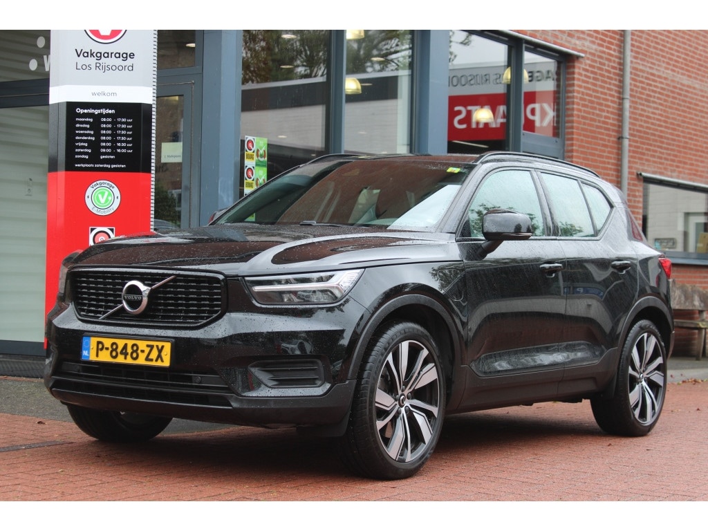 Volvo XC40 T4 Twin Engine *R-Design* | Trekhaak | Carplay | Cruise & Climate Control | Navigatie | PDC | Bluetooth |