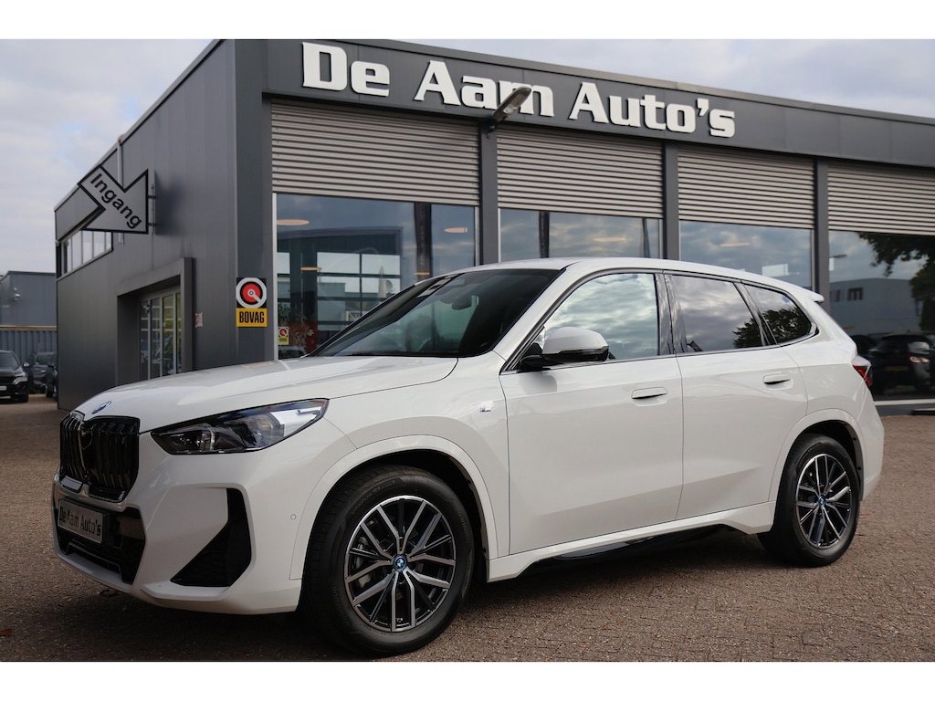 BMW iX1 EDRIVE20 BMW IX1 EDRIVE20 M sport elekt stoelen 360 camera acc