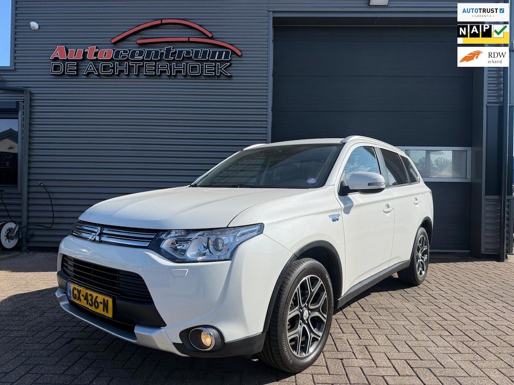 Mitsubishi Outlander 2.0 PHEV Executive Edition Automaat | Navi | Plug in!!