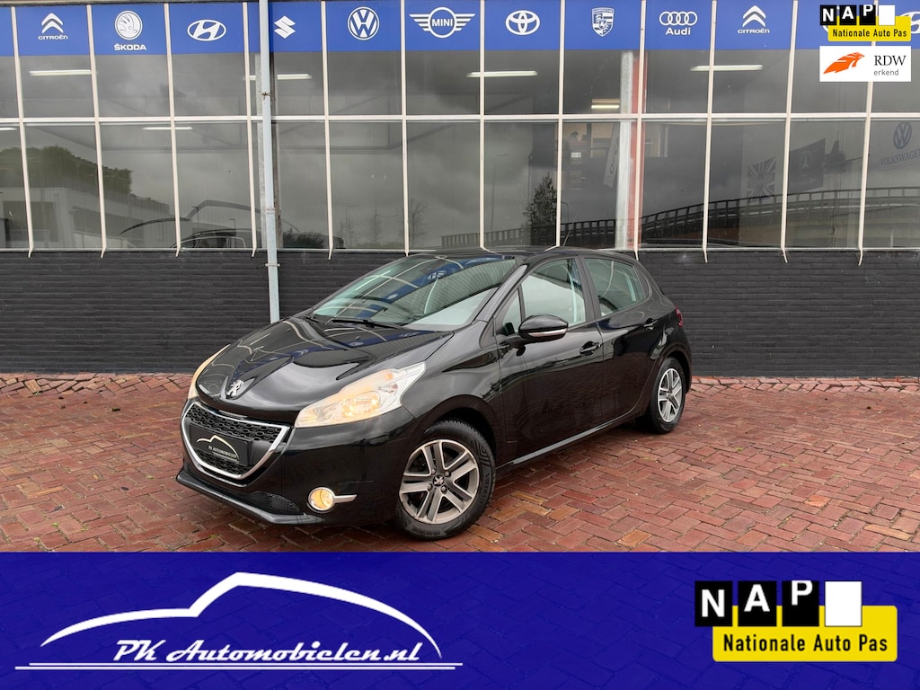Peugeot 208 1.2 VTi Envy **CLIMA + PDC + TREKHAAK**