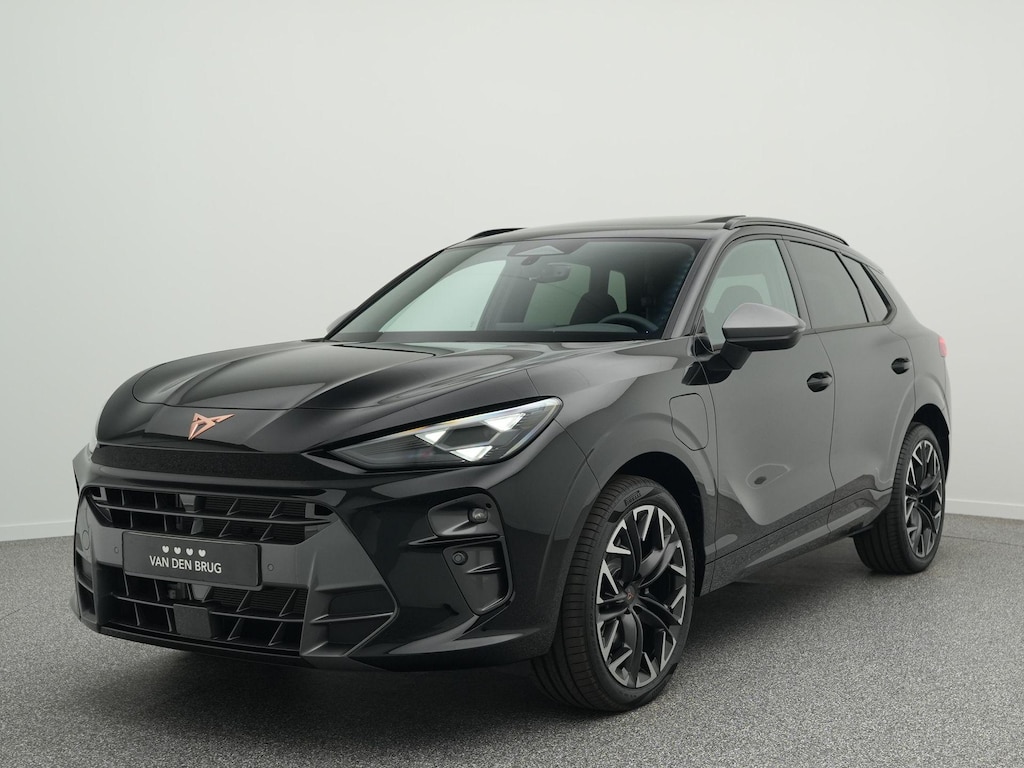 CUPRA Terramar 1.5 TSI e-Hybrid VZ Limited 272 pk DSG | Sennheiser | Trekhaak | LED | Panoramadak | Camera | Kuipstoelen | Keyless | 20'' velgen |