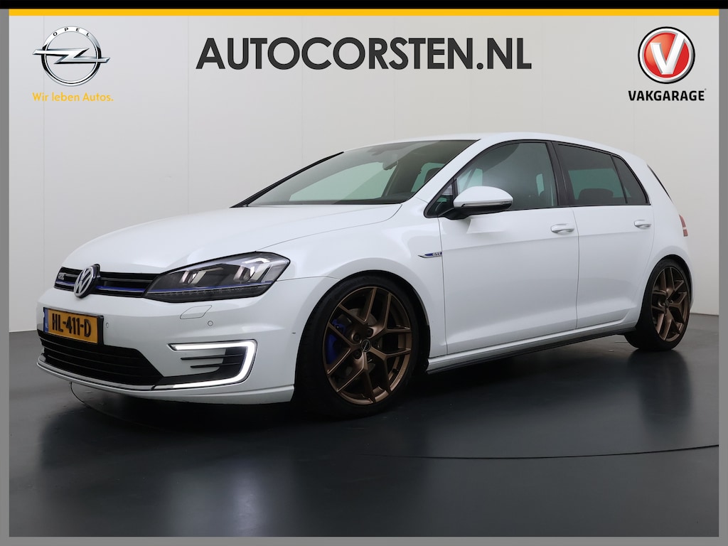 Volkswagen Golf 1.4TSI GTE Leer Navi Keyless AppConnect CruiseControl Sportstoelen Led CruiseControo Pdc Ecc Usb Tel. Isofix PrivacyGlas Elek.Ramen/Spiegels 18''LM