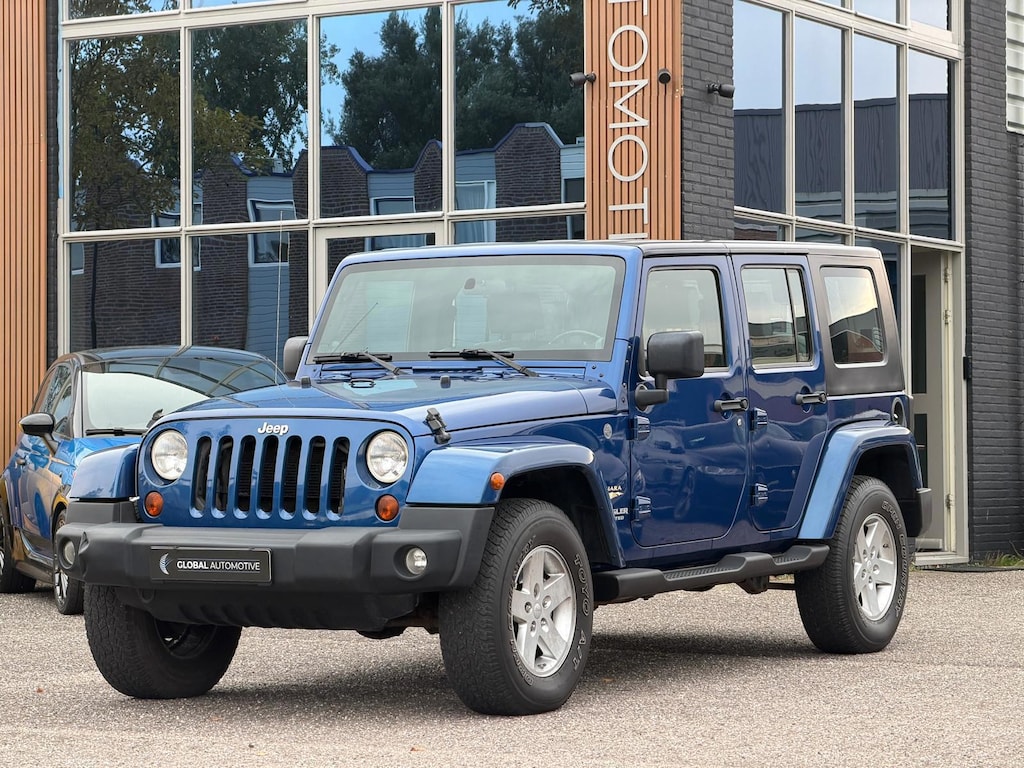 Jeep Wrangler Unlimited 3.8 Sahara - Afneembaar Dak - Centrale vergrendeling - Elektrische ramen