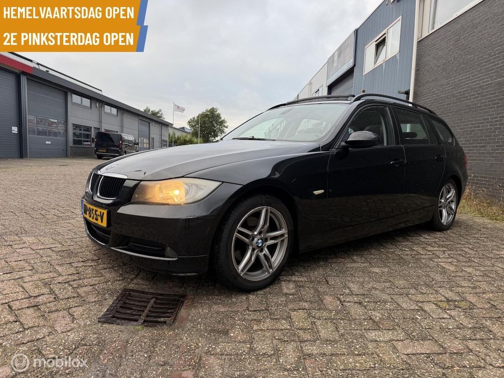 BMW 3-Serie Touring 318i Pano / AUTOMAAT/LEER