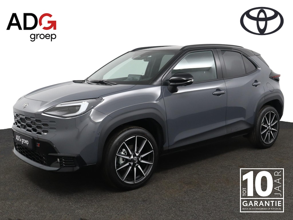 Toyota Yaris Cross 1.5 Hybrid 130 GR Sport | Comfort Pack | Nieuw! | Stoel- en Stuurverwarming | Parkeersensoren rondom | 10 Jaar Garantie! |