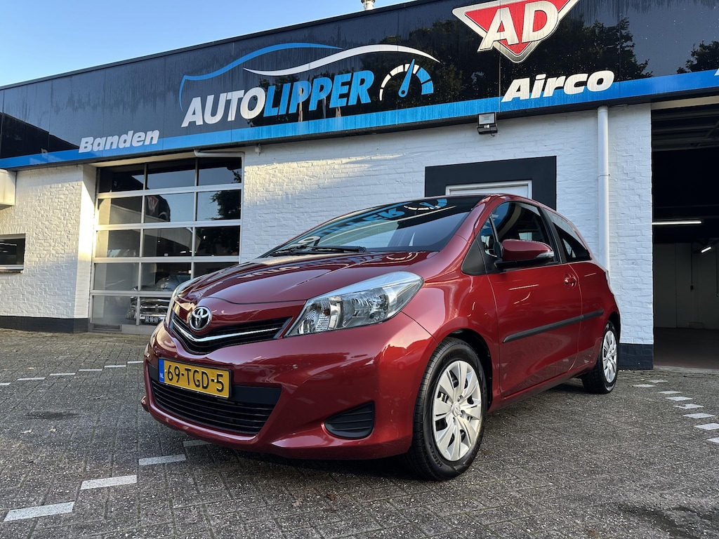 Toyota Yaris 1.3 VVT-i Aspiration /Automaat/Nieuwe apk/Camera/Trekhaak/All season banden