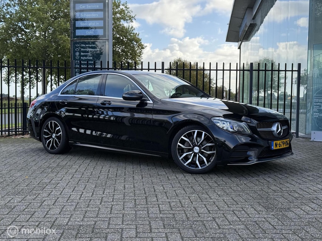 Mercedes-Benz C-klasse 200 Launch Edition Business Line AMG Pano