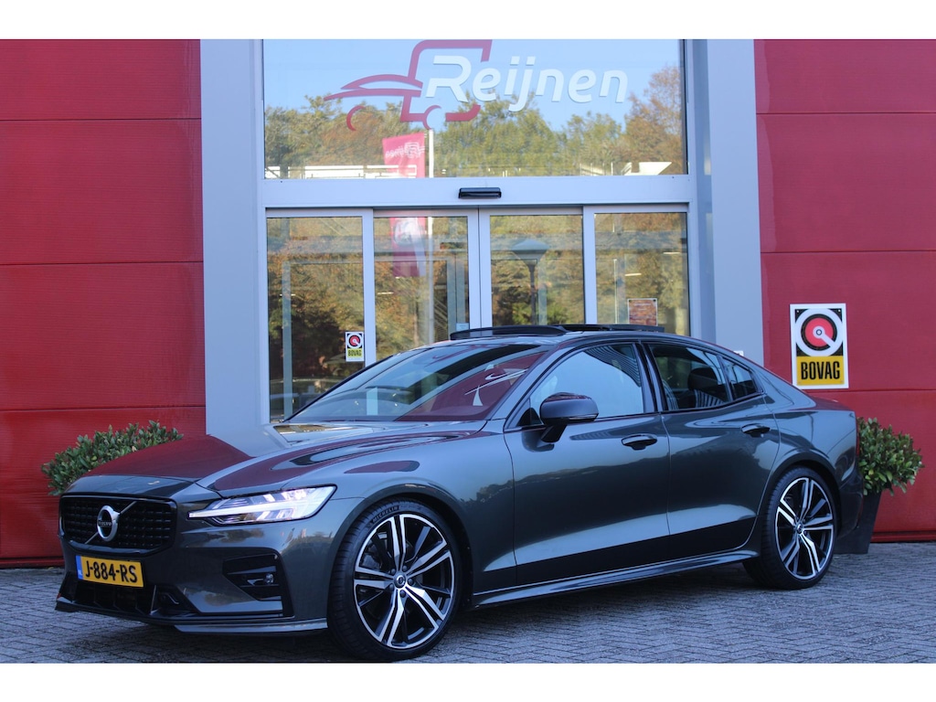 Volvo S60 2.0 B5 250PK AUTOMAAT R-DESIGN 20'' | PANORAMISCH SCHUIF/KANTELDAK | PREMIUM AUDIO BY HARMAN KARDON | 20" 5-TRIPPLE SPAAKS BLACK/DIAMAND CUT LICHTMETALEN VELGEN | BLINDSPOT INFOMATION SYSTEM (BLIS) | VERWARMDE VOORRUIT |VERWARMDE AQUABLADE RUITENWISSERBLADEN | PILOT ASSIST | APPLE CARPLAY / ANDROID AUTO | DODEHOEKDETECTIE | ADAPTIEVE CRUISECONTROL | R-DESIGN BEKLEDING MET NAPPA LEDER I.C.M. OPEN GRID TEXTIEL | ELEKTRISCH VERSTELBARE CONTOUR STOELEN (SPORTSTOELEN) MET GEHEUGEN OP BEIDE VOORSTOELEN (POWERSEATS) |VERWARMDE VOORSTOELEN EN ACHTERBANK | VERWARMD STUURWIEL | PARKEERVERWARMING MET TIMER (STANDKACHEL) | 4 ZONE ELECTRONIC CLIMATE CONTROL MET TOUCHSCREEN BEDIENING OP DE TWEEDE ZITRIJ | FULL LED KOPLAMPEN | ELEKTRISCH TE OPENEN ACHTERKLEP | ZWARTE HEMELBEKLEDING |