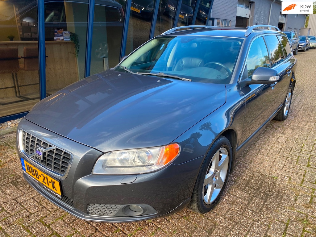 Volvo V70 2.5T Summum Automaat LEER / 1E EIGENAAR