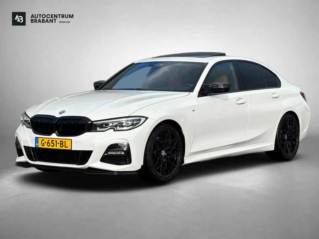 BMW 3-Serie 330i High Executive Edition M-sport (NL-auto, Dealer OndH, Panorama, Navi, StoelV, Stuur VerW, Etc)
