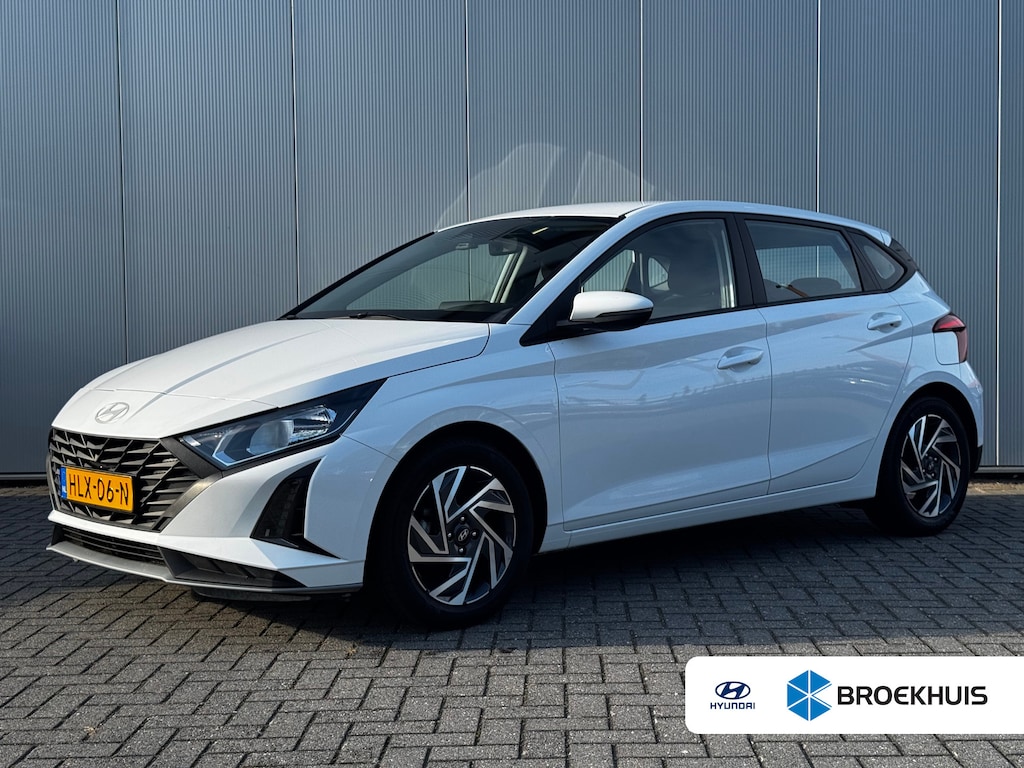 Hyundai i20 1.2 MPI 84pk Comfort | Airco | Camera | Carplay | Cruise control | Dodehoek detectie | Navigatie | Parkeersensoren | Digitaal cockpit | Lichtmetalen velgen
