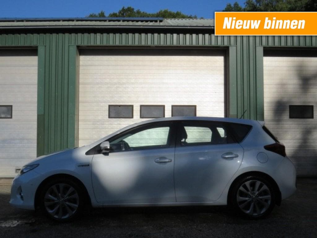 Toyota Auris 1.8 HYBRID LEASE PRO