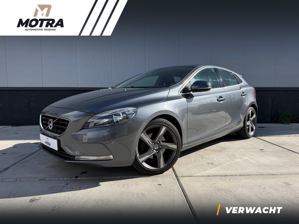 Volvo V40 1.6 T4 Momentum | Trekhaak | Navigatie | Camera |