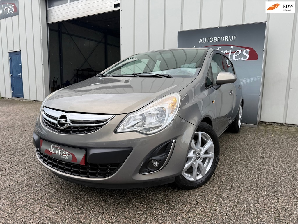 Opel Corsa 1.2-16V Design Edition AIRCO / CRUISE / L/M VELGEN / RADIO / CD