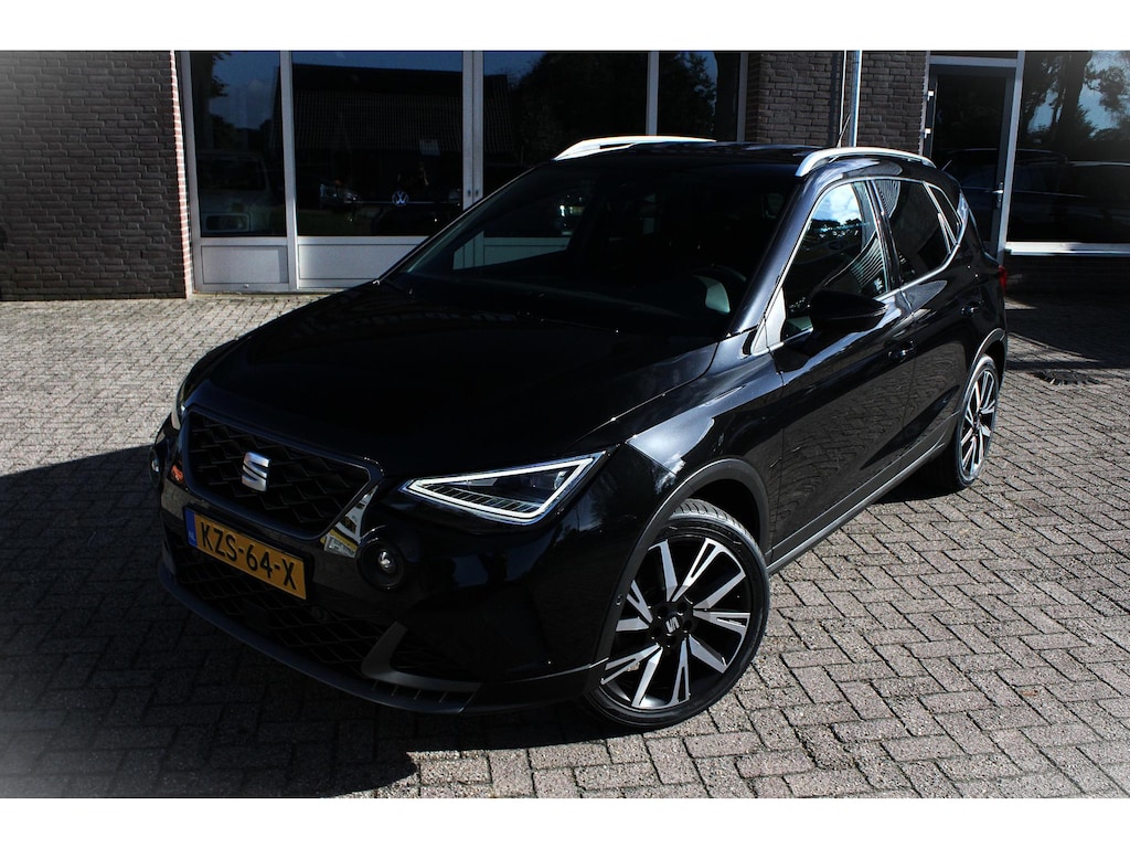 SEAT Arona 1.5 TSI EVO FR Carplay, Adaptive cruise, Parkeerhulp, Stoelverwarming, Alcantara, LED, Climate control, Navi, 18" LMV