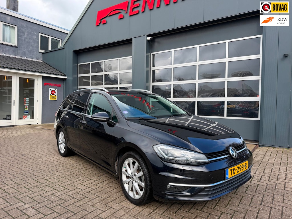 Volkswagen Golf Variant 1.5 TSI Highline Business R / ACC / Massage / Trekhaak / Led / Zeer nette auto !