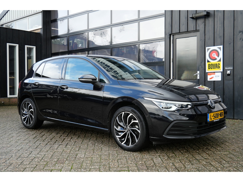 Volkswagen Golf 1.5 eTSI Life Business | NL-Auto | Massage | Memory | Sfeer | Carplay | Dealer Onderhouden