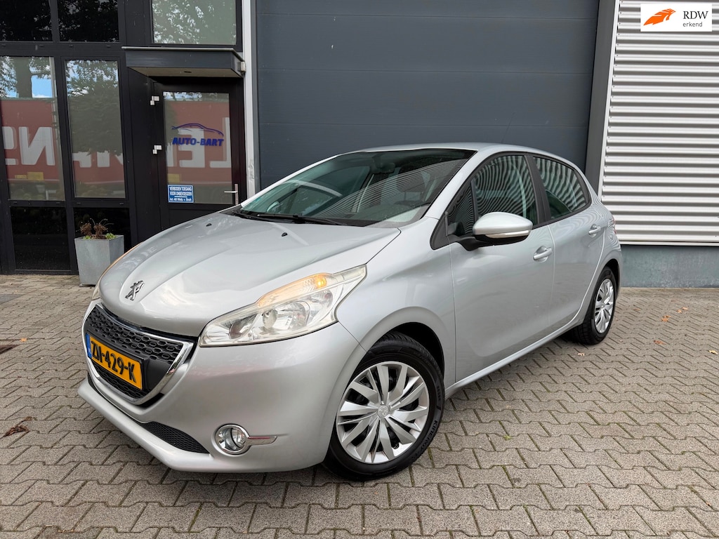 Peugeot 208 1.2 VTi Access Driem vv|airco|cruise