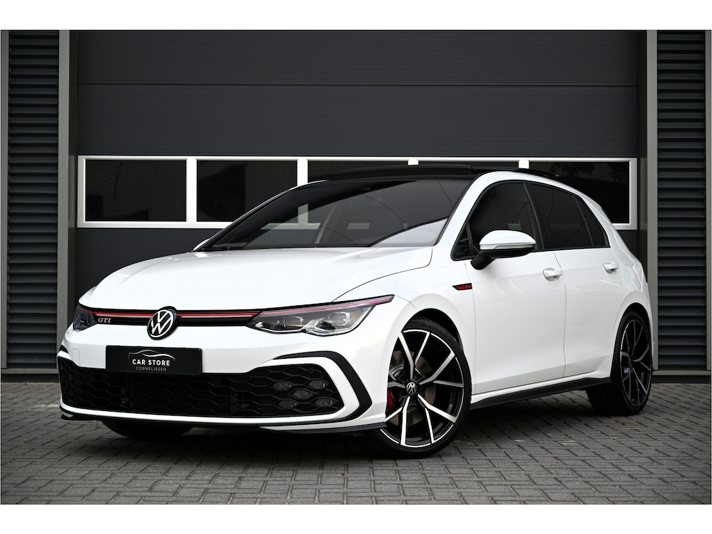 Volkswagen Golf 2.0 TSI GTI 245 PK / PANO / IQ LIGHTS / HARMAN KARDON / CAMERA / BLIND SPOT / ACC / HEXAGON / 19" ESTORIL
