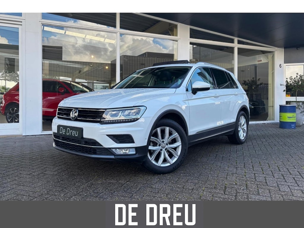 Volkswagen Tiguan 1.4 TSI ACT Highline | TREKHAAK | PANO | CAMERA |