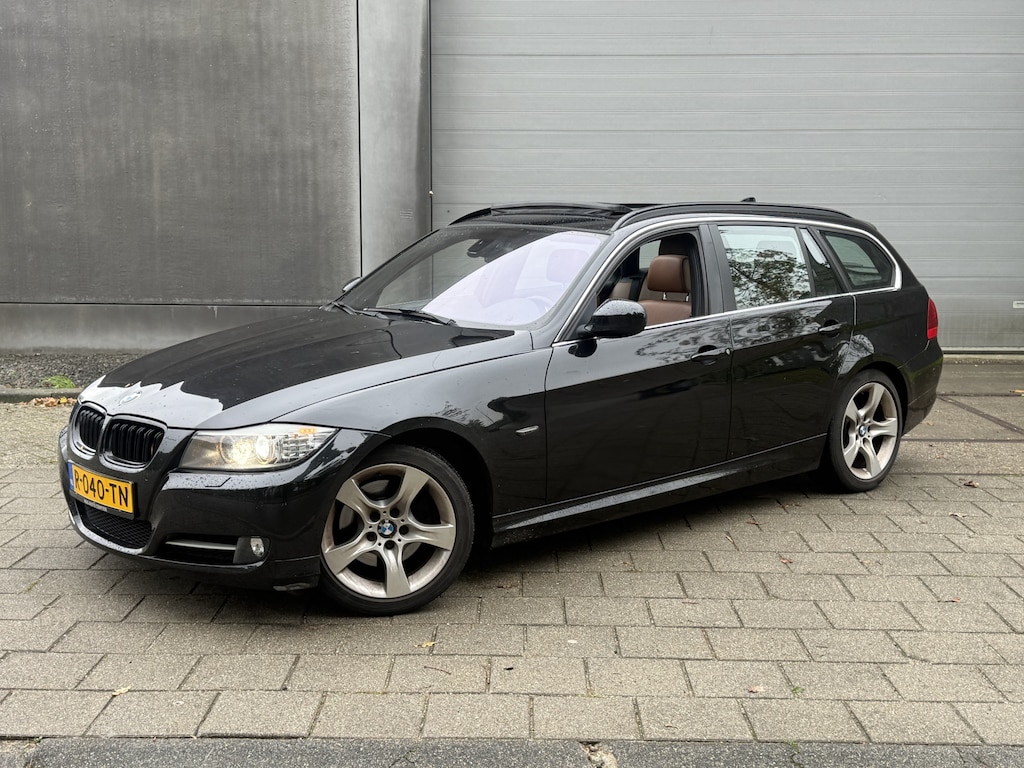 BMW 3-Serie Touring 320i Luxury Line (INRUILKOOPJE)