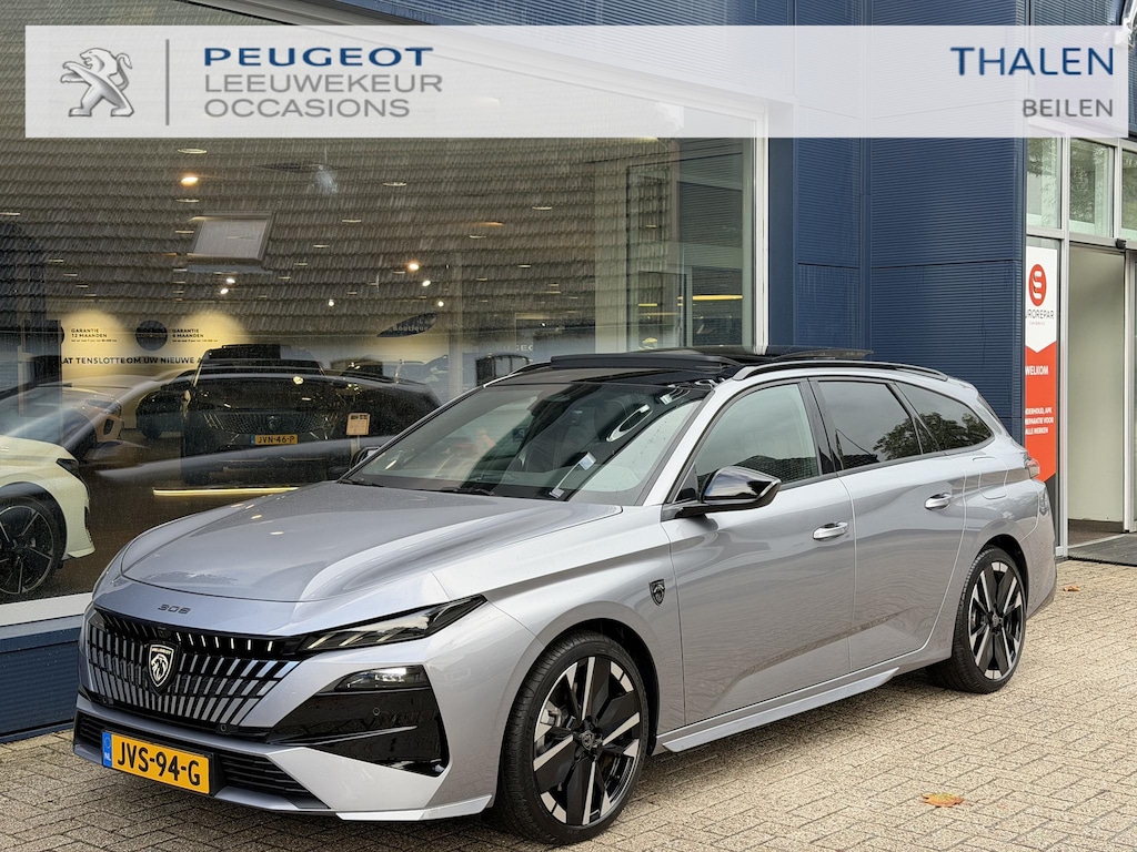 Peugeot 308 SW 1.6 Plug-in Hybrid 195 GT | Afneembare trekhaak | Tot 8 jaar Garantie | Stekkerhybride tot 85 KM Elektrisch Rijden | | Nieuwe Auto | Facelift model | Meest Complete Uitvoering | Schuif-Kantel Panoramadak | FOCAL Audio | Alcantara / Leder Massage Stoelen | Stoel- & Stuurverwarming | Navigatie | 18" Lichtmetalen Velgen | Climate Control | 360 Camera | Dode Hoek Detectie |