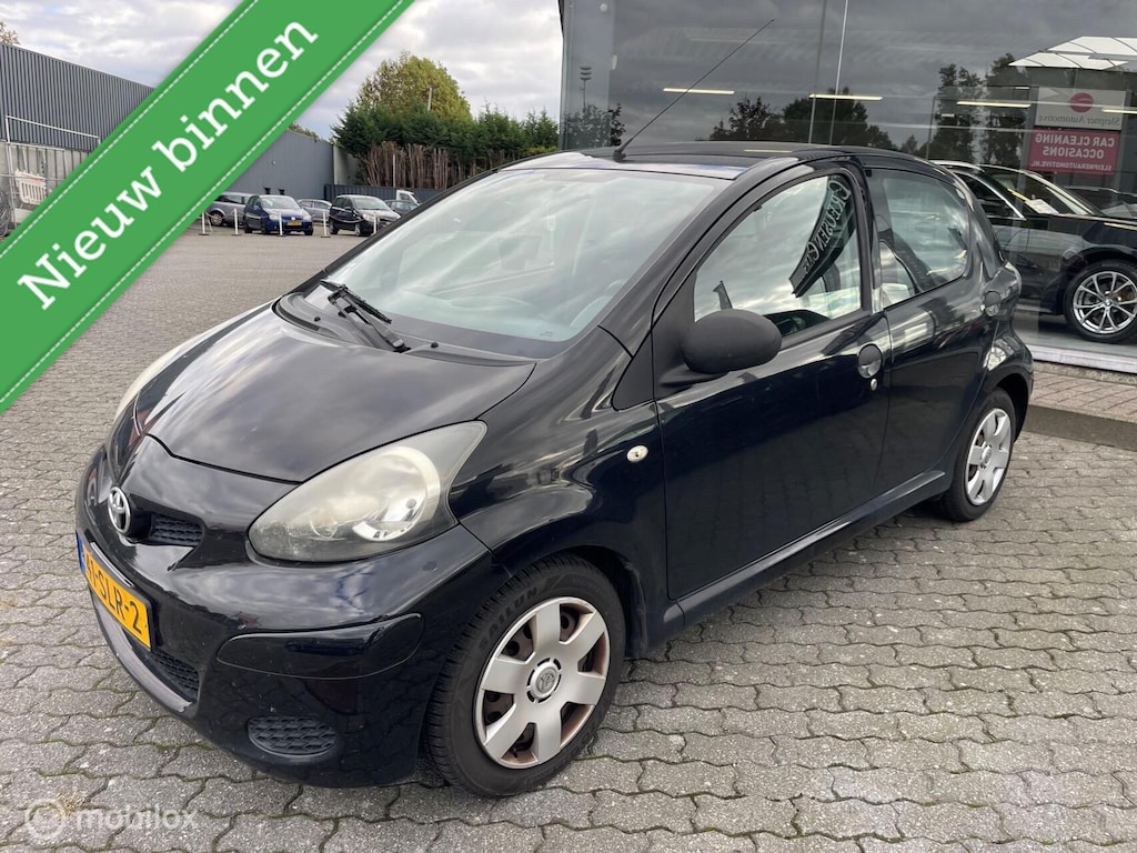 Toyota Aygo 1.0-12V Cool/Lage km/Dealer onderhouden! NAP!!