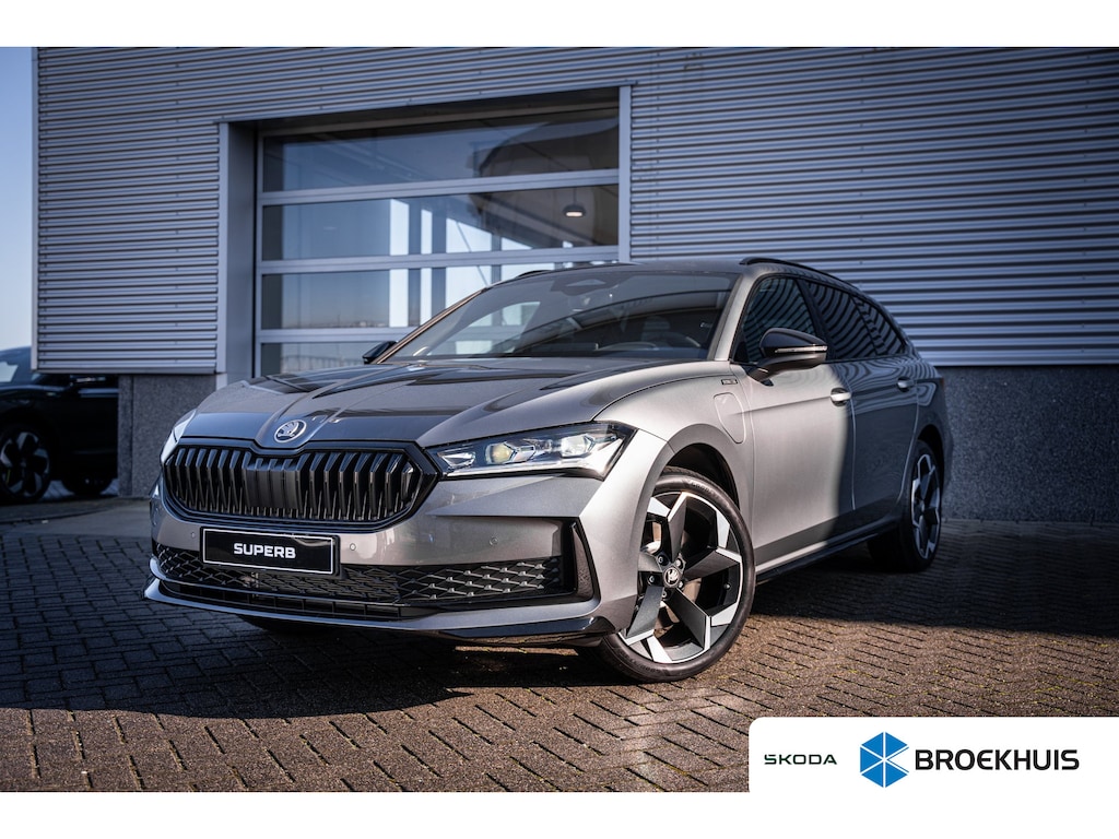 Skoda Superb Combi Sportline Business | CANTON Soundsystem | Lichtmetalen velgen 19" Torcular zwart gepolijst | Trekhaak wegklapbaar