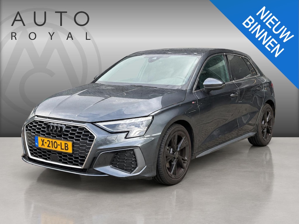 Audi A3 Sportback 30 TFSI S edition 3 X S-LINE | MATRIX KOPLAMPEN | F1-FLIPPERS | CAMERA | 3X S-LINE | NAVIGATIE | ANDROID/APPLE CARPLAY | AIRCO/ECC | CRUISECONTROL | PARKEERSENSOREN | STOELVERWARMING |