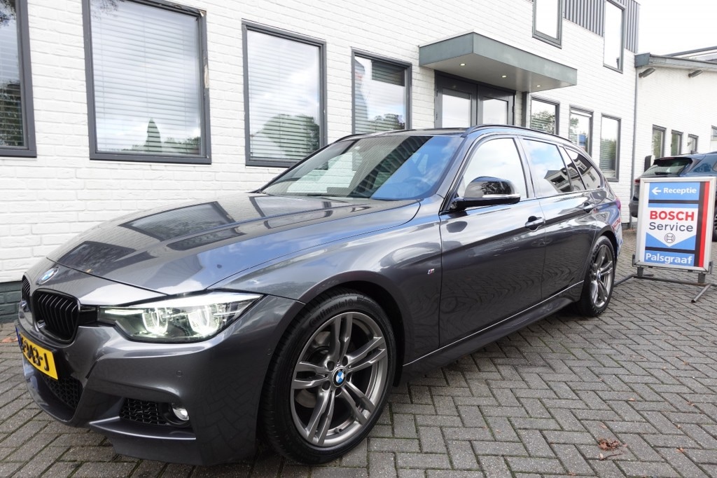 BMW 3-Serie 318I M Sport Touring Panorama