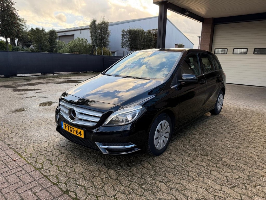 Mercedes-Benz B-klasse B180 Leder xenon dealer onderh 2e eig.