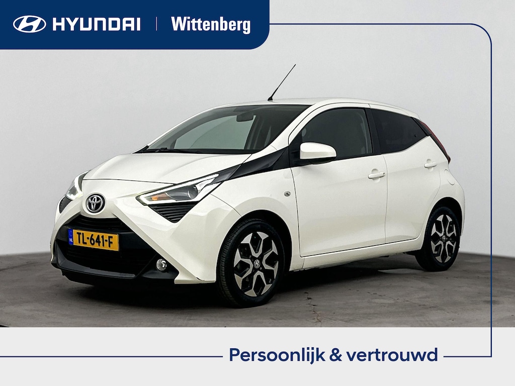 Toyota Aygo 1.0 VVT-i X-CLUSIV | CAMERA | NAVI | CRUISE | AIRCO | ELEKTRISCHE RAMEN | CENTRALE DEURVERGRENDELING OP AFSTANDBED. | BLUETOOTH | PRIVACY GLASS | 15'' LM VELGEN | APPLE CARPLAY & ANDROID AUTO |