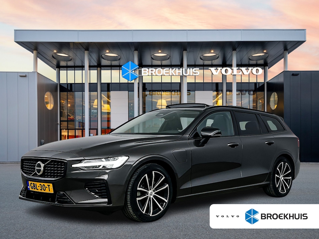 Volvo V60 T6 Recharge Ultra Dark | 18" | Trekhaak | Panoramadak | Head-Up | Full LED | Harman Kardon | Elektr. verst. Stoelen |